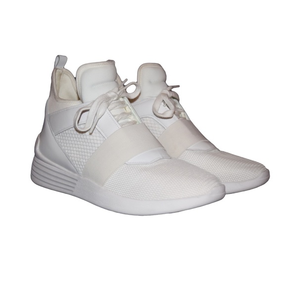 Kendall & Kylie Shoes - Kendall + Kylie Jogger Sneaker